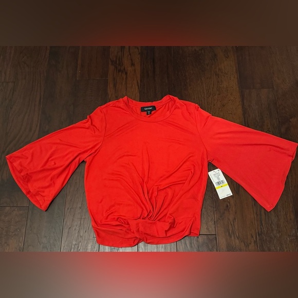Karen Kane Red Soft Twist Front Top Size Medium 3/4 Bell Sleeves NWT - Picture 2 of 10